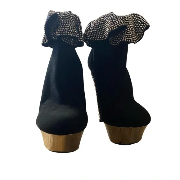 Elegant Black Lady Couture Ankle Boots with Studded Cuff - Picture 6 of 11